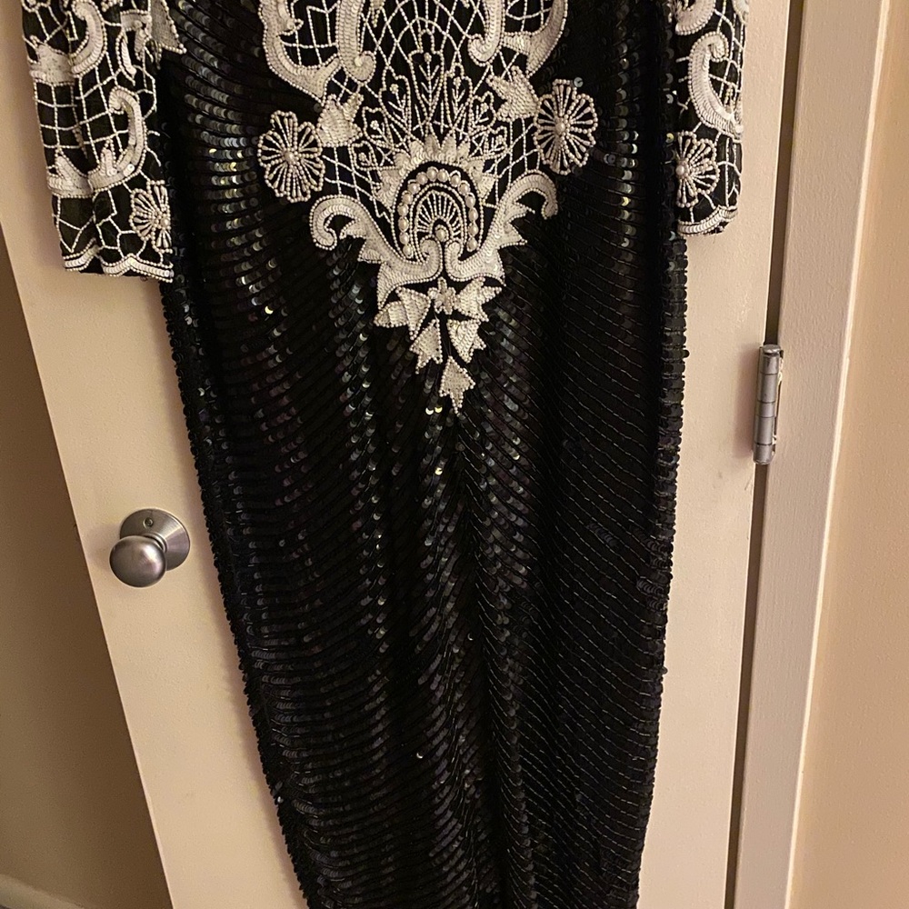 Exquisite Vintage Sequin column gown w/ Sexy V-Back - Picture 4 of 12